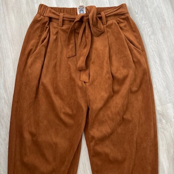 Francesca’s Collection Blue Rain Faux Suede Joggers - size medium - Picture 4 of 8